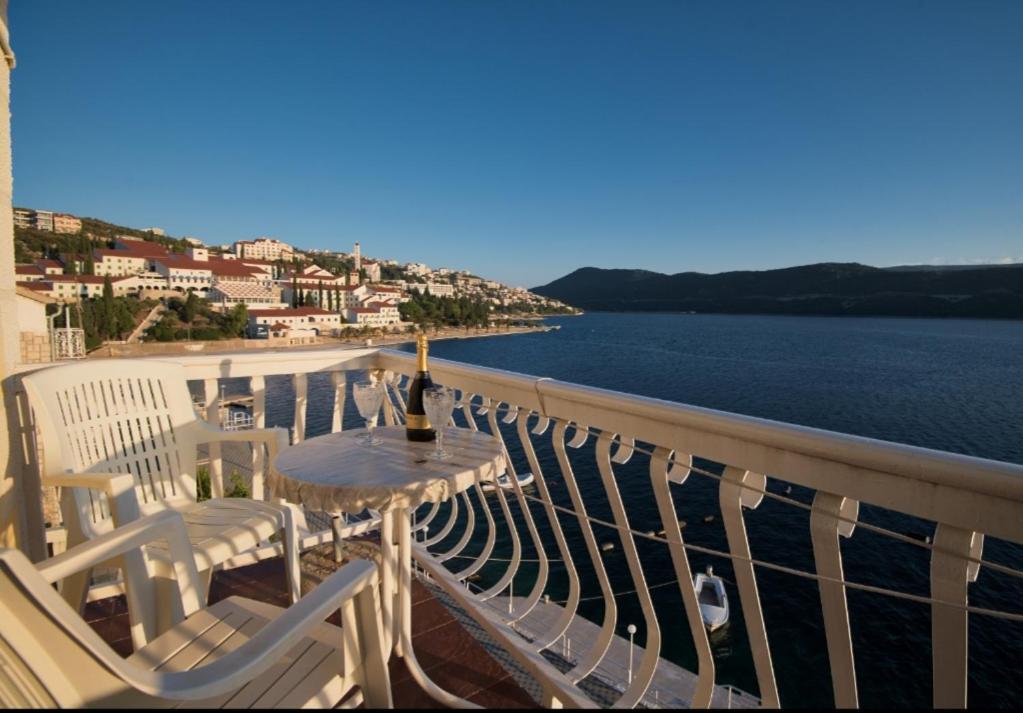 Apartmani Lezenic M Неум Экстерьер фото